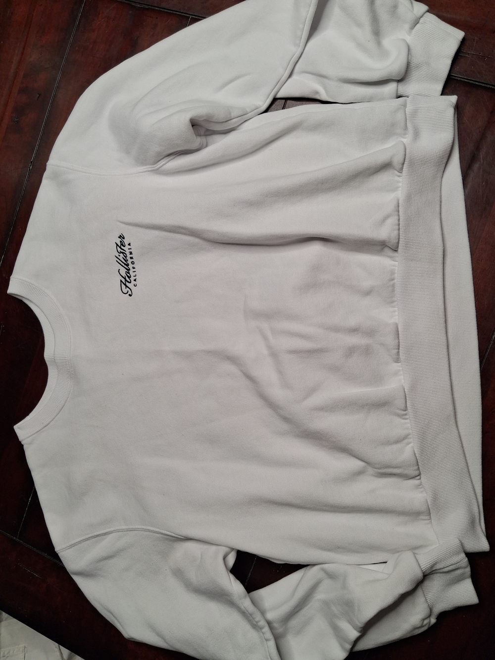 Hollister Men’s Off-White Crewneck Sweatshirt with Script Logo